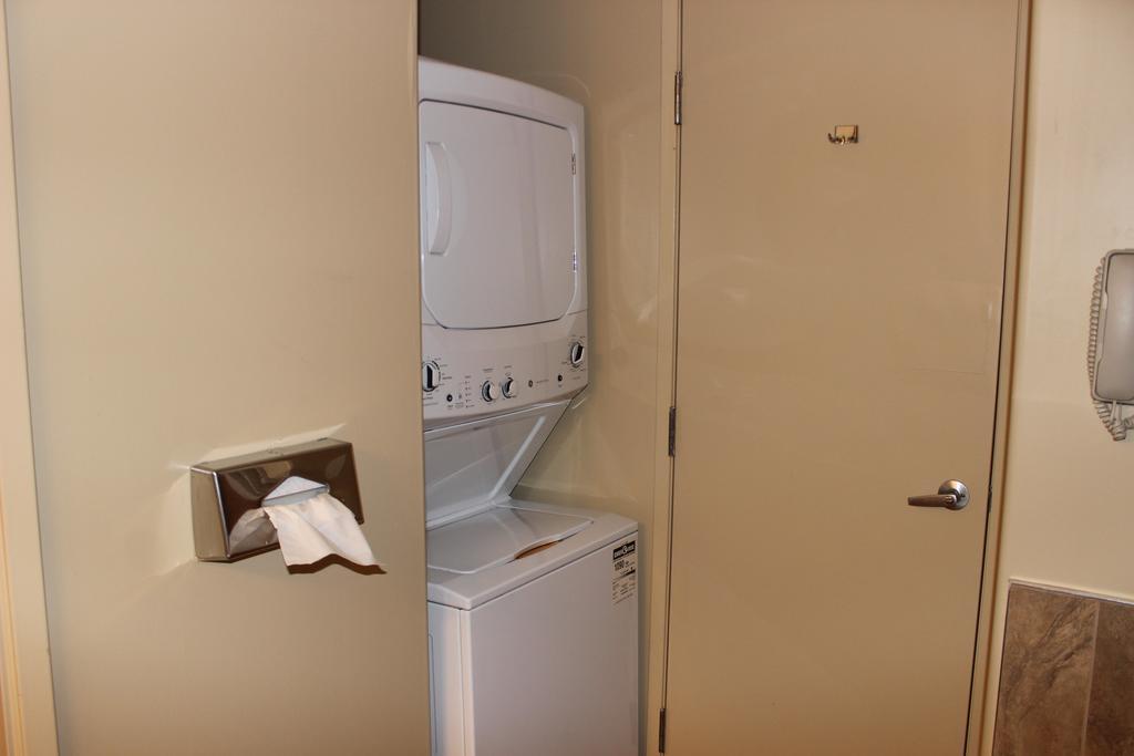 Clearwater Hotel Ltd Fort Mcmurray Eksteriør billede
